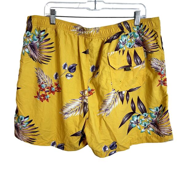 Tommy Bahama Swim Trunks Mens Size XL Yellow Floral 5" Resort Hawaii Preppy - Picture 2 of 6